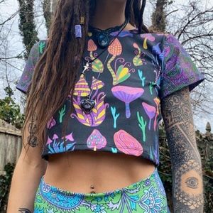 Shroomie crop tee
